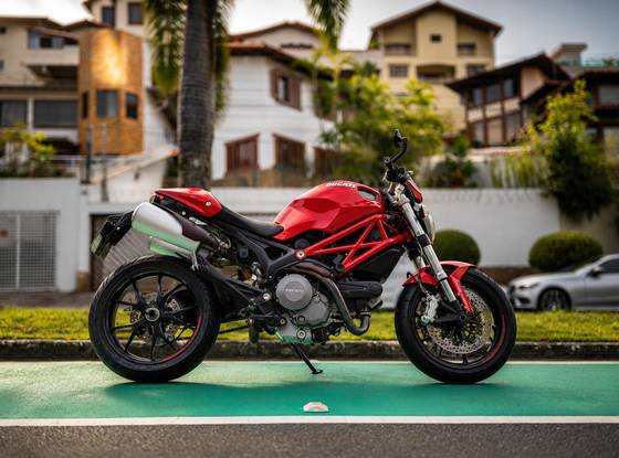 DUCATI MONSTER 796 DUCATI MONSTER 796